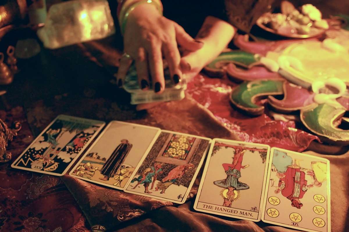 Što pokazuju tarot karte za mjesec svibanj?