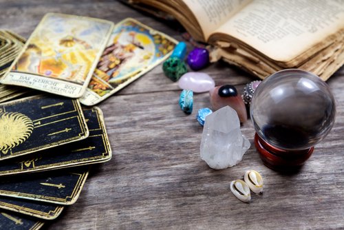 Tarot tri karte - odaberite jednu kartu i započnite svoj Tarot